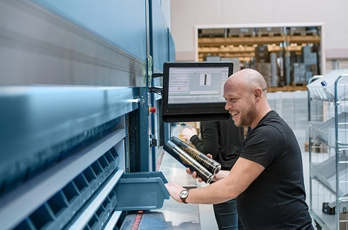 man using VCM